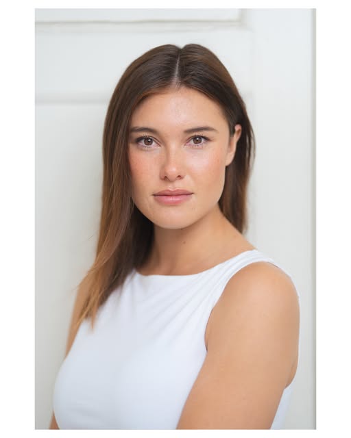 Model digital headshot in natural light